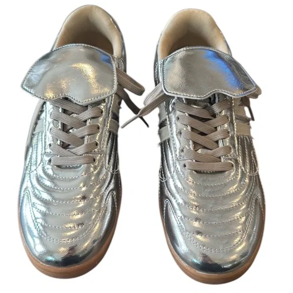 Steve Madden Madrid Silver Low Top Sneakers Size 10M NWOB - Picture 3 of 12